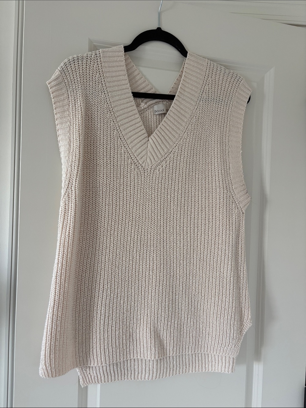 Sleeveless V-Neck Knit Vest in Cream